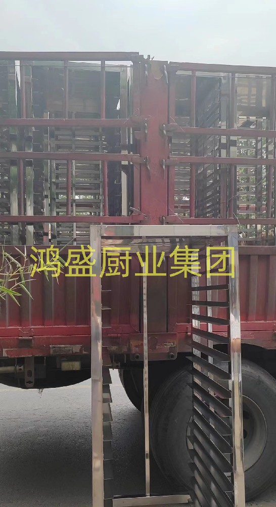 19辆304不锈钢材质的周转车专车发往客户手中